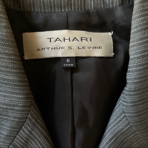 Tahari Grey Striped Career Blazer - size 6 - Picture 5 of 6